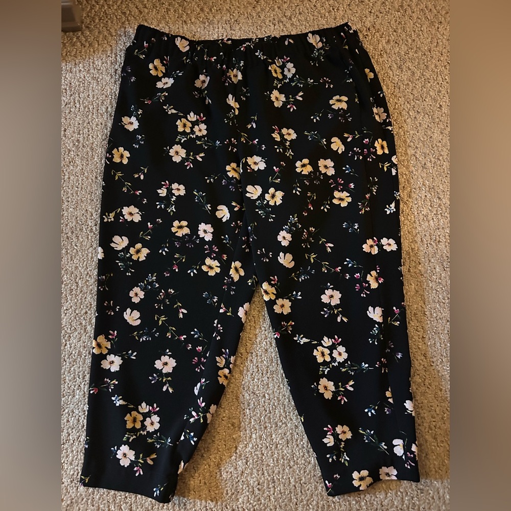 RACHEL Rachel Roy Black Floral Cropped Pants